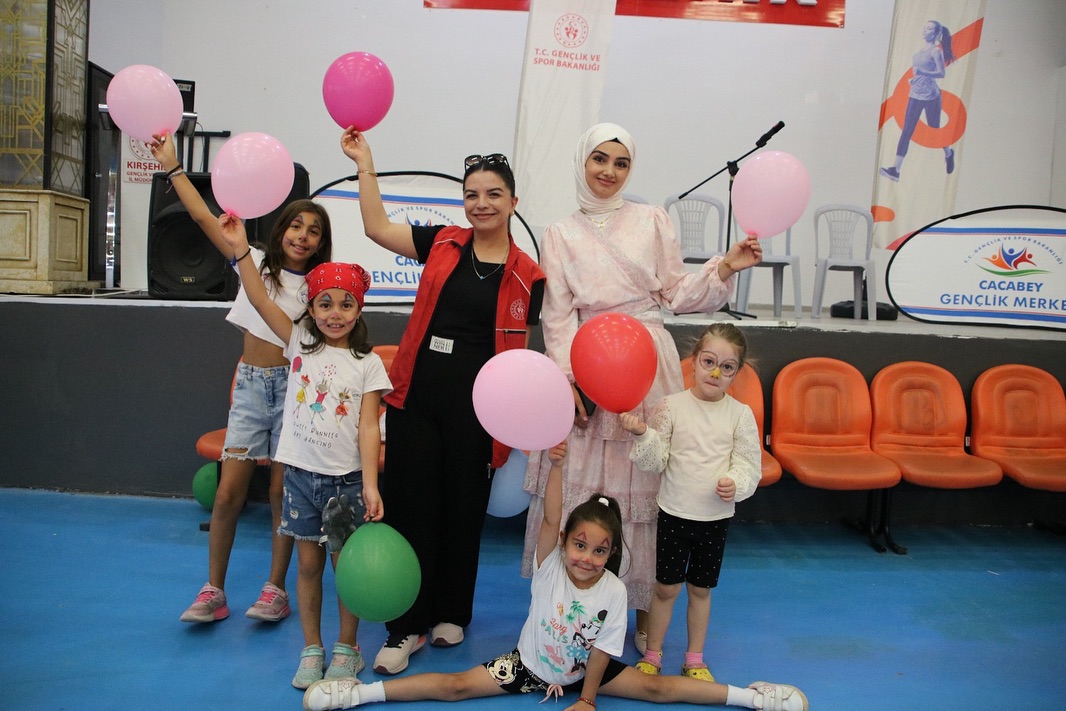 #Gençlikvesporfestivalleri Kapsamında Değerli Velilerimiz Ve Sevgili Gençlerin Katılımları Ile E (7)