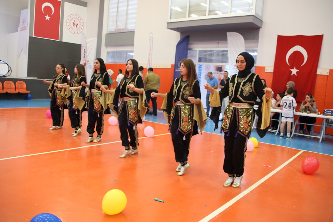 #Gençlikvesporfestivalleri Kapsamında Değerli Velilerimiz Ve Sevgili Gençlerin Katılımları Ile E