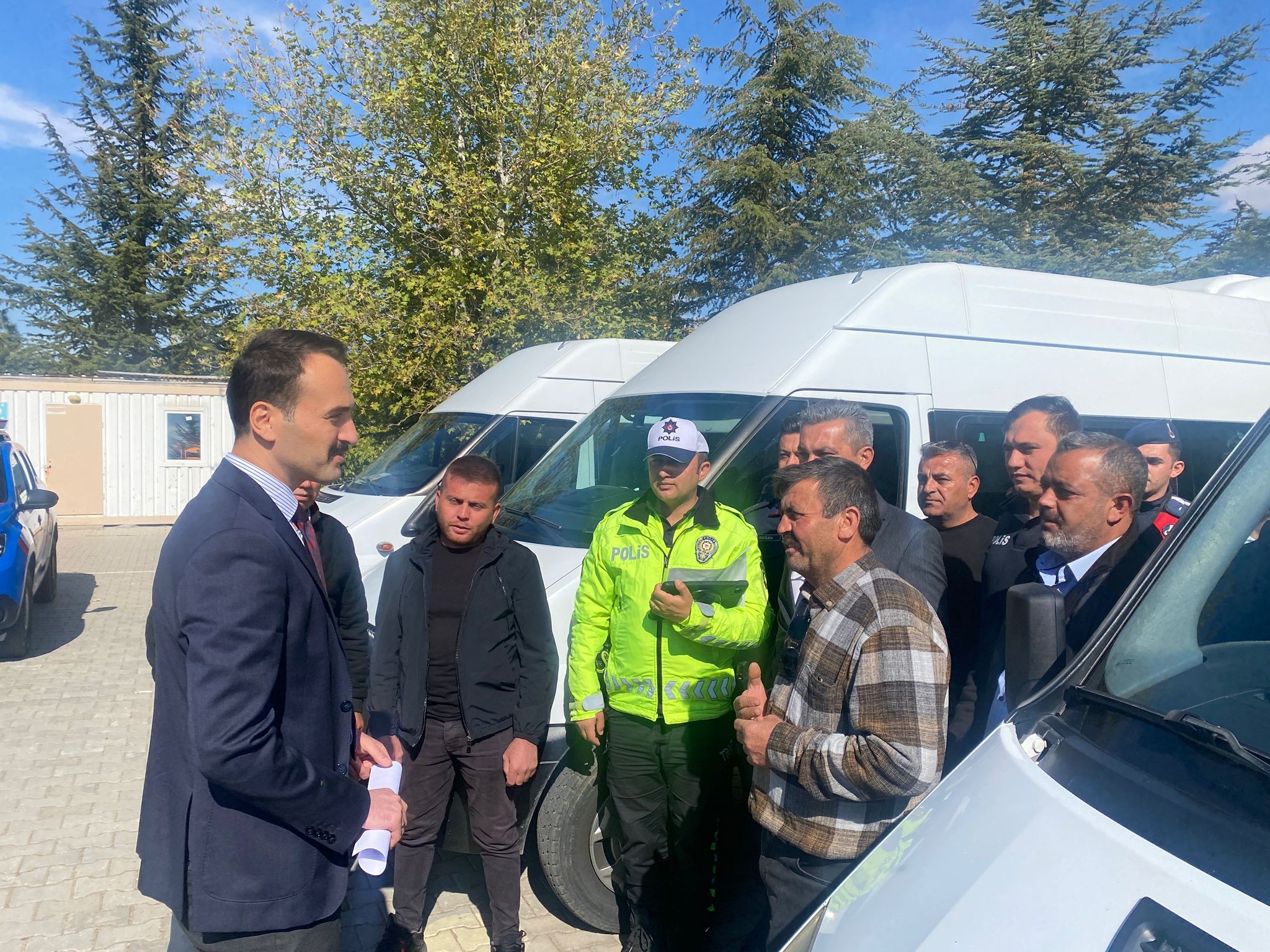 561431245 2289985678141735 3556360655863777458 N