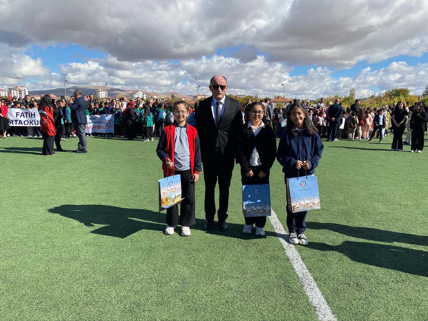 571365333 17883867999392914 4939566777939882044 N