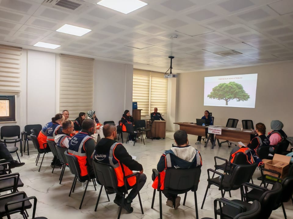 571606150 18313772860219328 143541594218325350 N