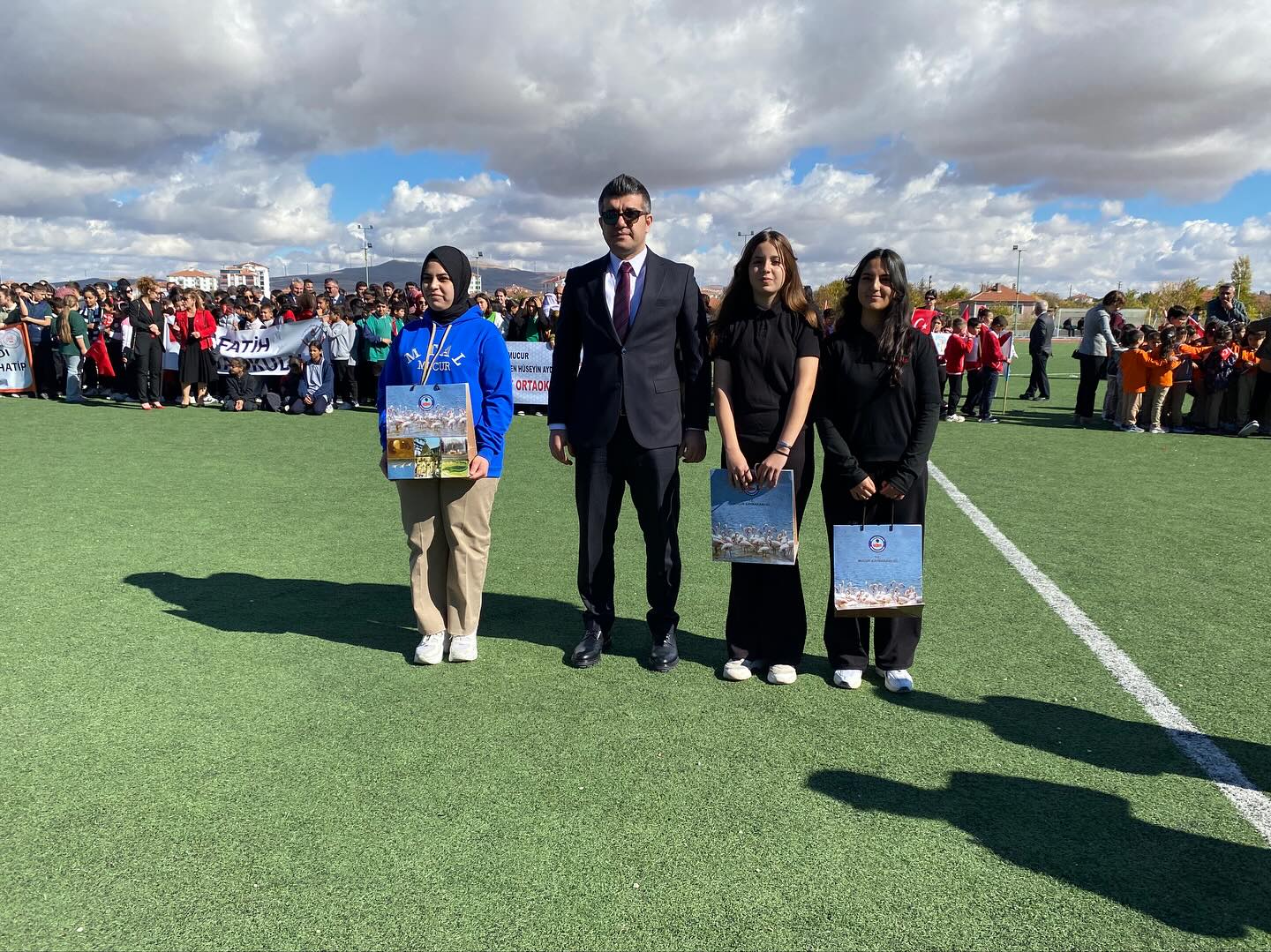 571628738 17883868008392914 497646337701678530 N