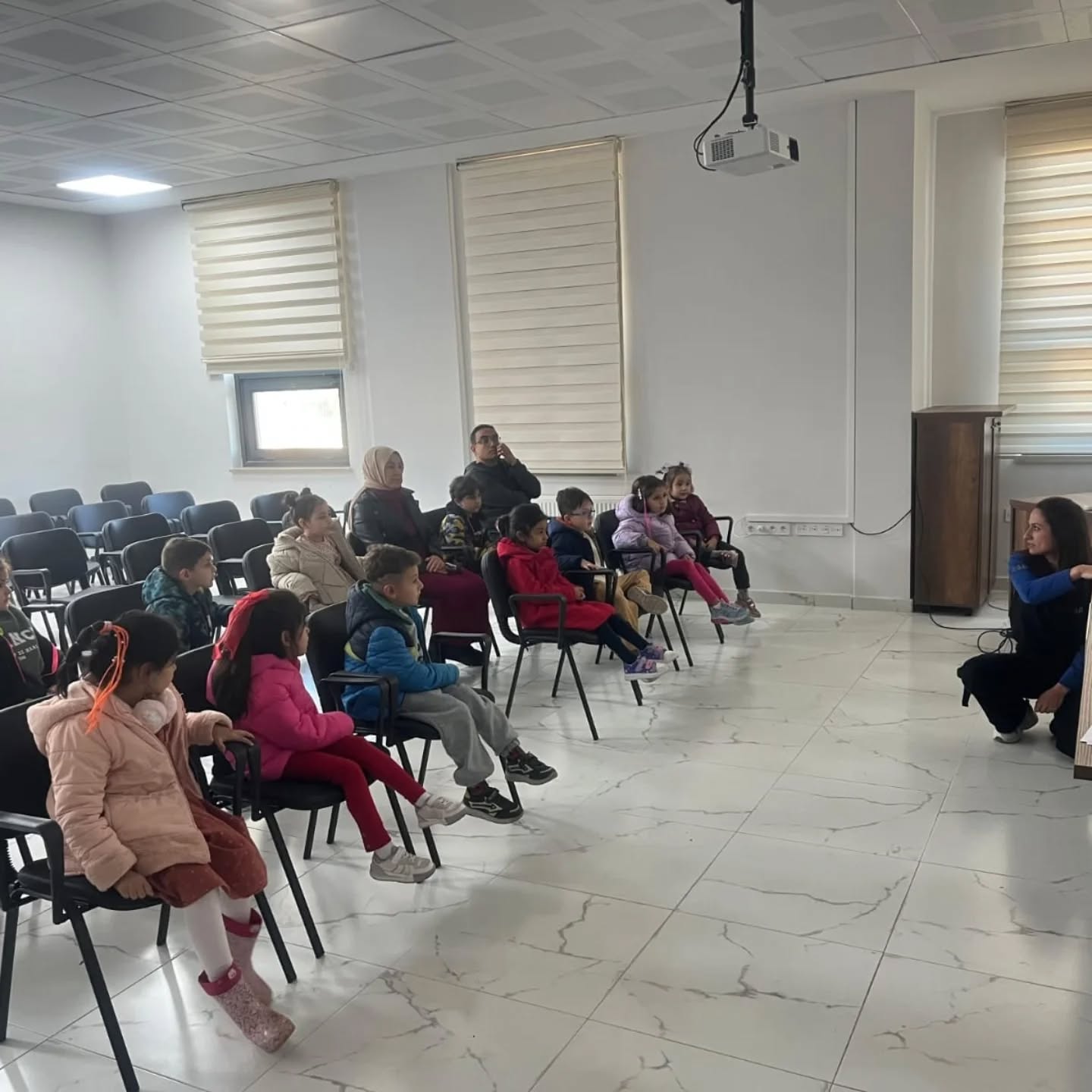 572124448 18313969141219328 7644466225168160866 N