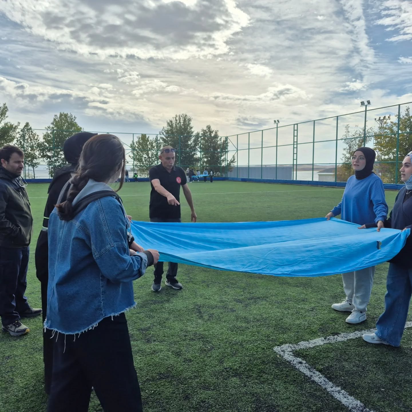 572263889 18296133202282389 6870672029683889886 N