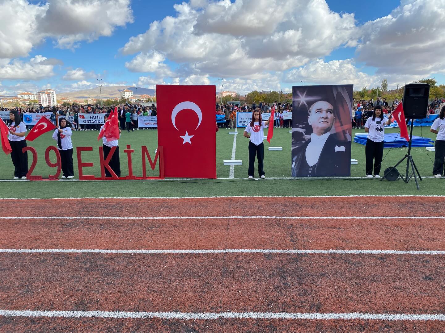 572301989 17883867888392914 5709642521082868893 N