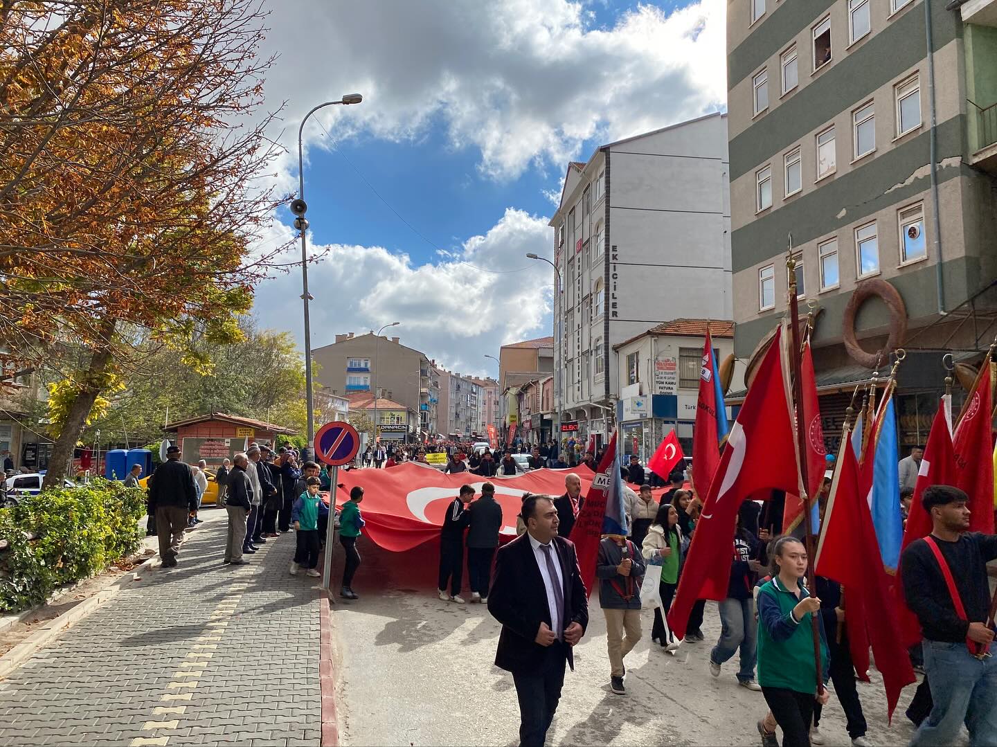 572372258 17883867840392914 720365072108120658 N