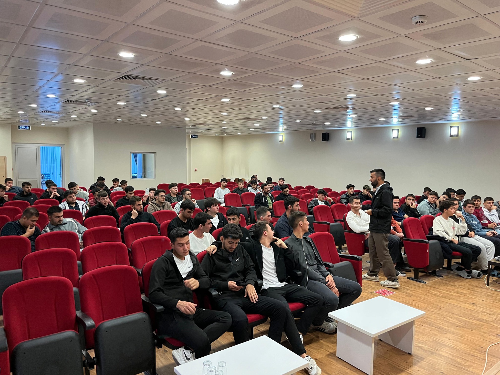 572467005 790274683834677 1748411275292158848 N