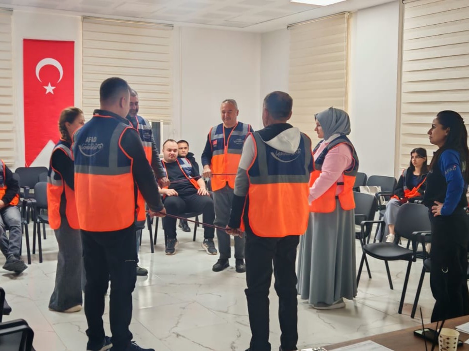 573399837 18313772848219328 8626563597417242742 N