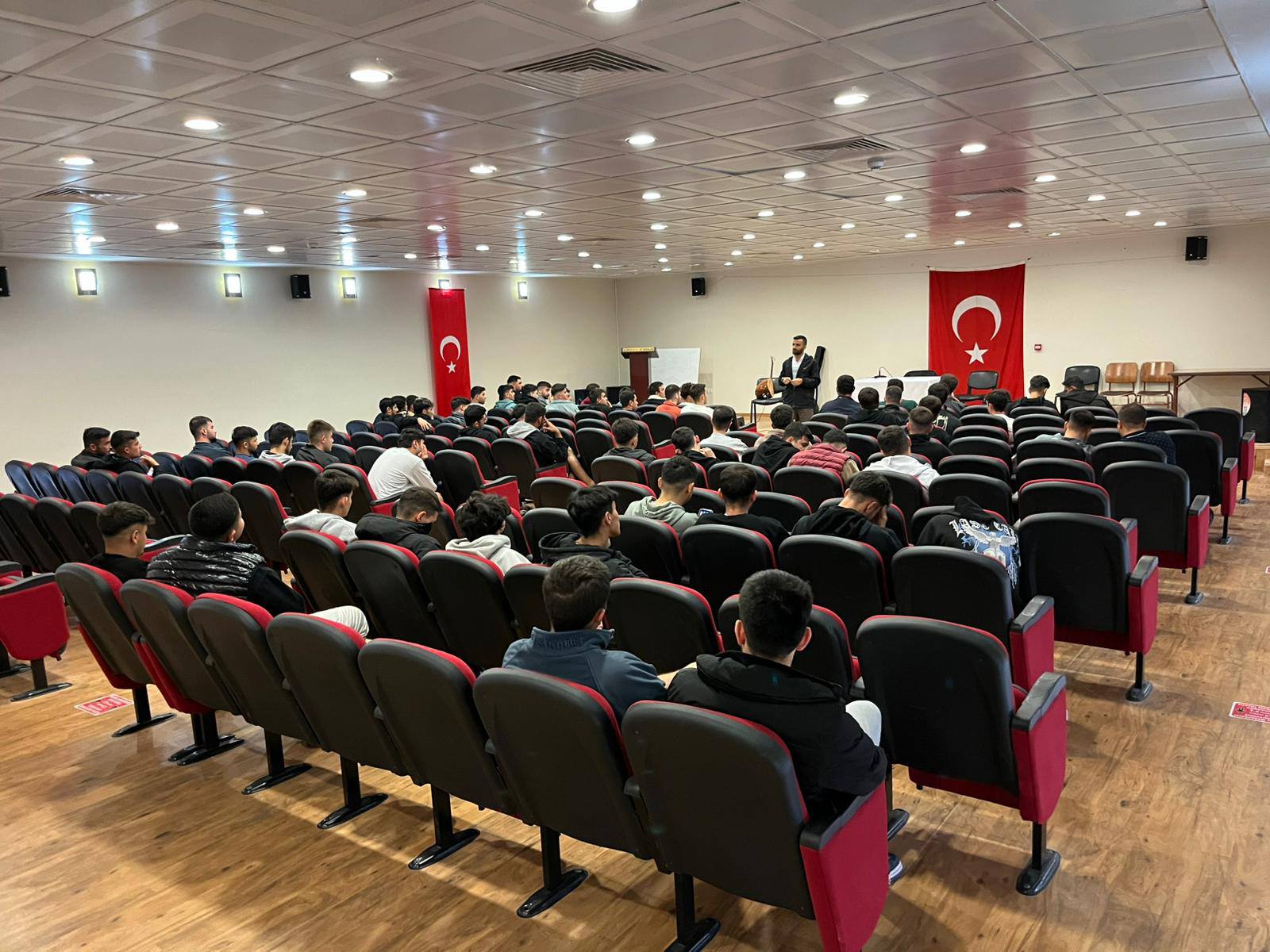 574572813 790271940501618 1670916845444357707 N