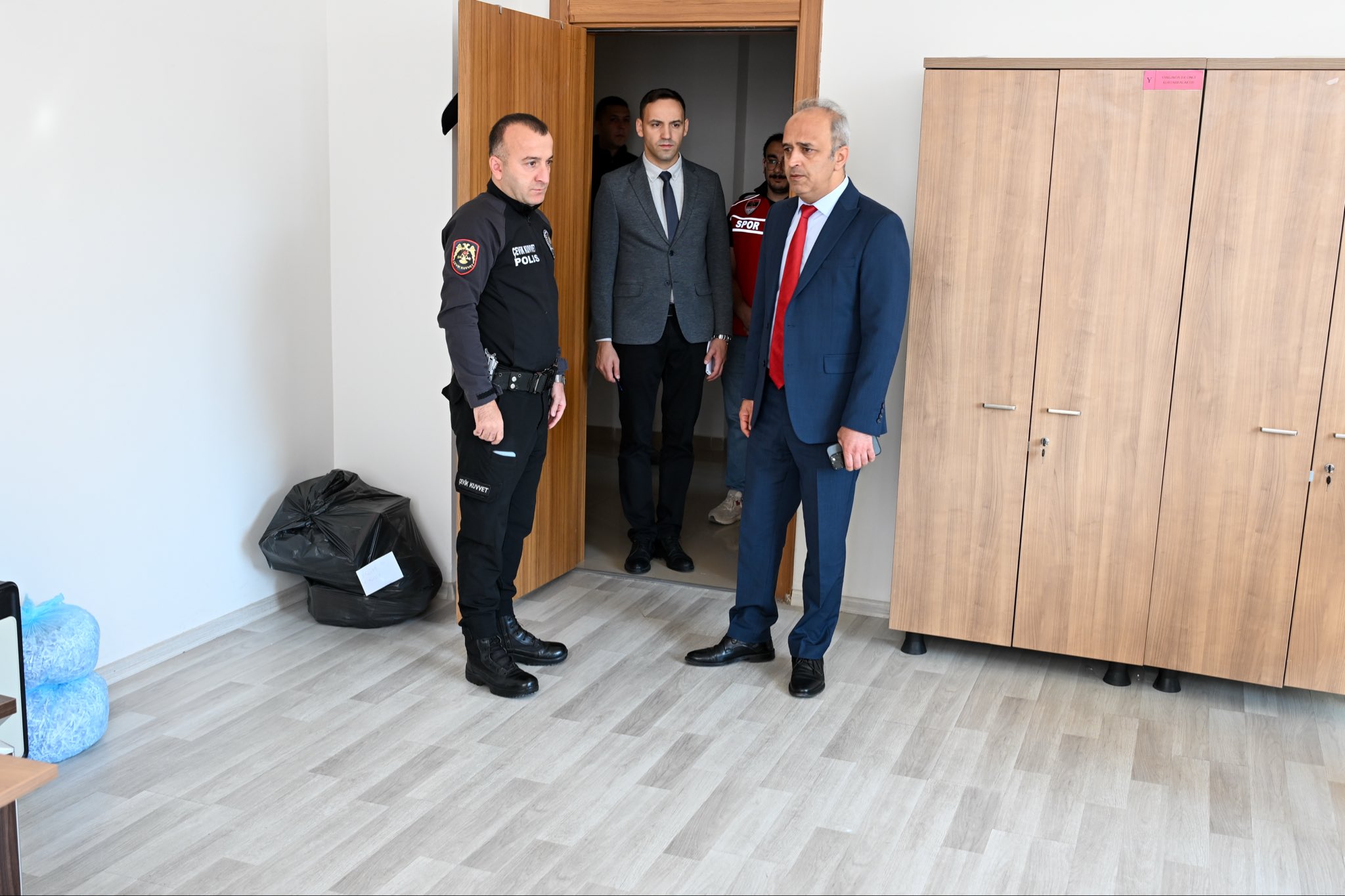 G3 Z6 W P S W I A A N S Il