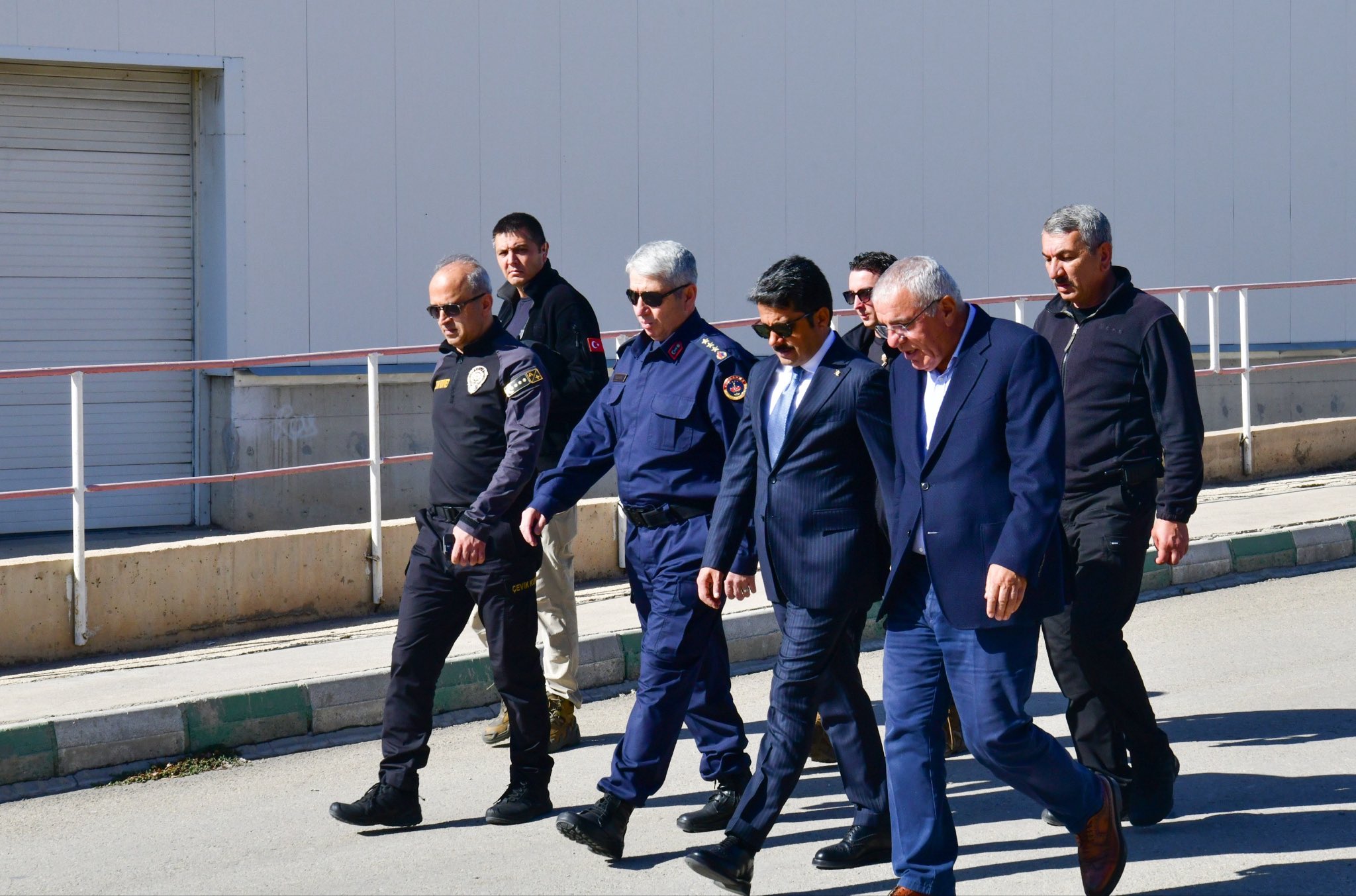 G4Mql0 J Xc A Au X Li