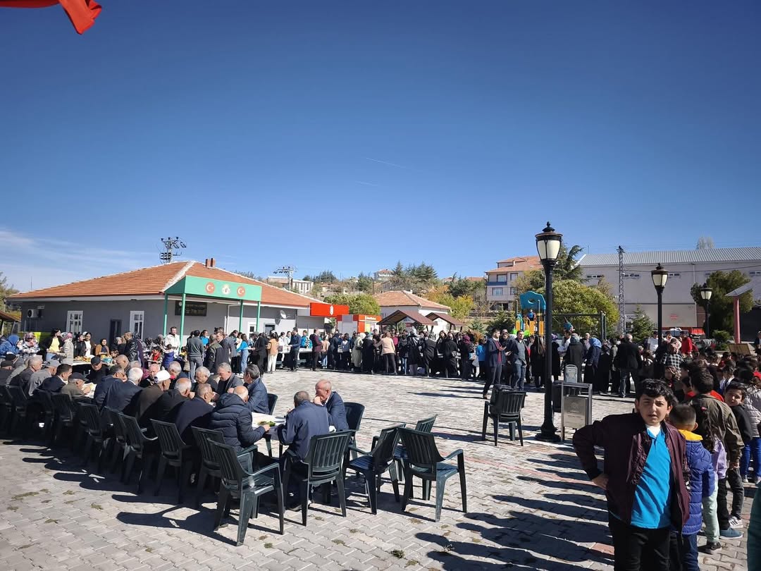 Kaymakamımız Sayın Yasin Erman, Belediye Başkanı Sayın Yılmaz Kiliç, Daire Amirleri Ve Kıymetli (1)