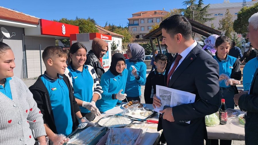 Kaymakamımız Sayın Yasin Erman, Belediye Başkanı Sayın Yılmaz Kiliç, Daire Amirleri Ve Kıymetli (2)-1