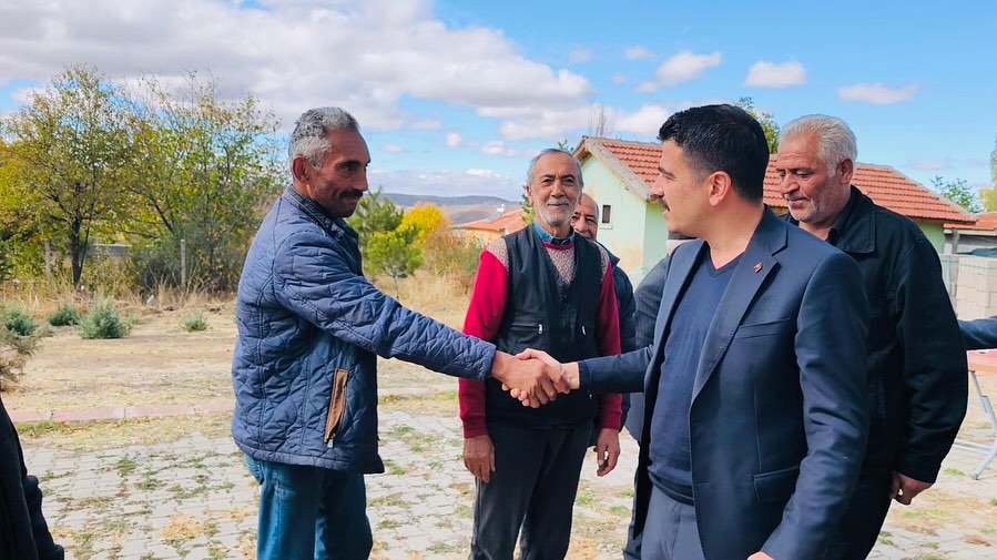 Kaymakamımız Sayın Yasin Erman, İlçe Özel İdare Müdürü Şahin Tokmak Ve İlçe Köylere Hizmet Götür (1)