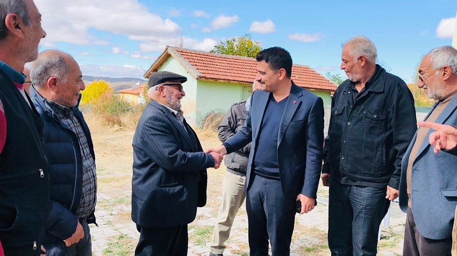 Kaymakamımız Sayın Yasin Erman, İlçe Özel İdare Müdürü Şahin Tokmak Ve İlçe Köylere Hizmet Götür (2)