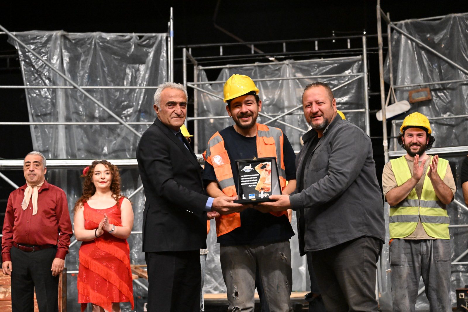 584426037 1180199130960169 3632186695038322434 N