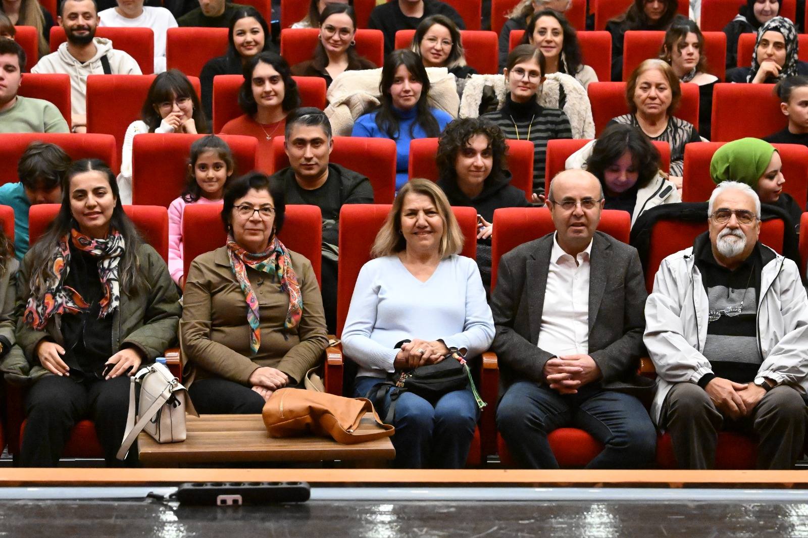 584943409 1548520842849852 6395415783942617265 N