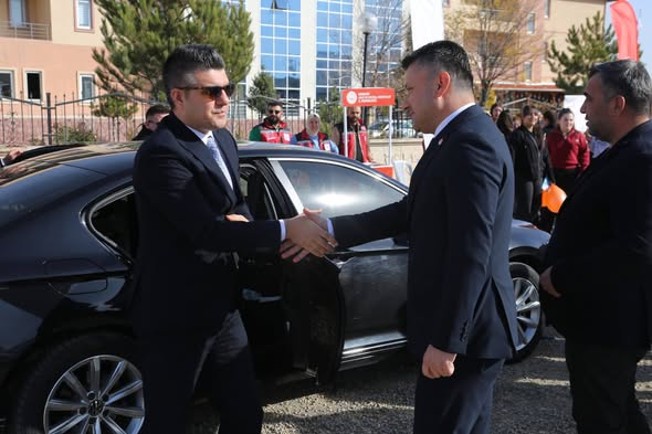 585421732 858065736733848 684356478764865439 N