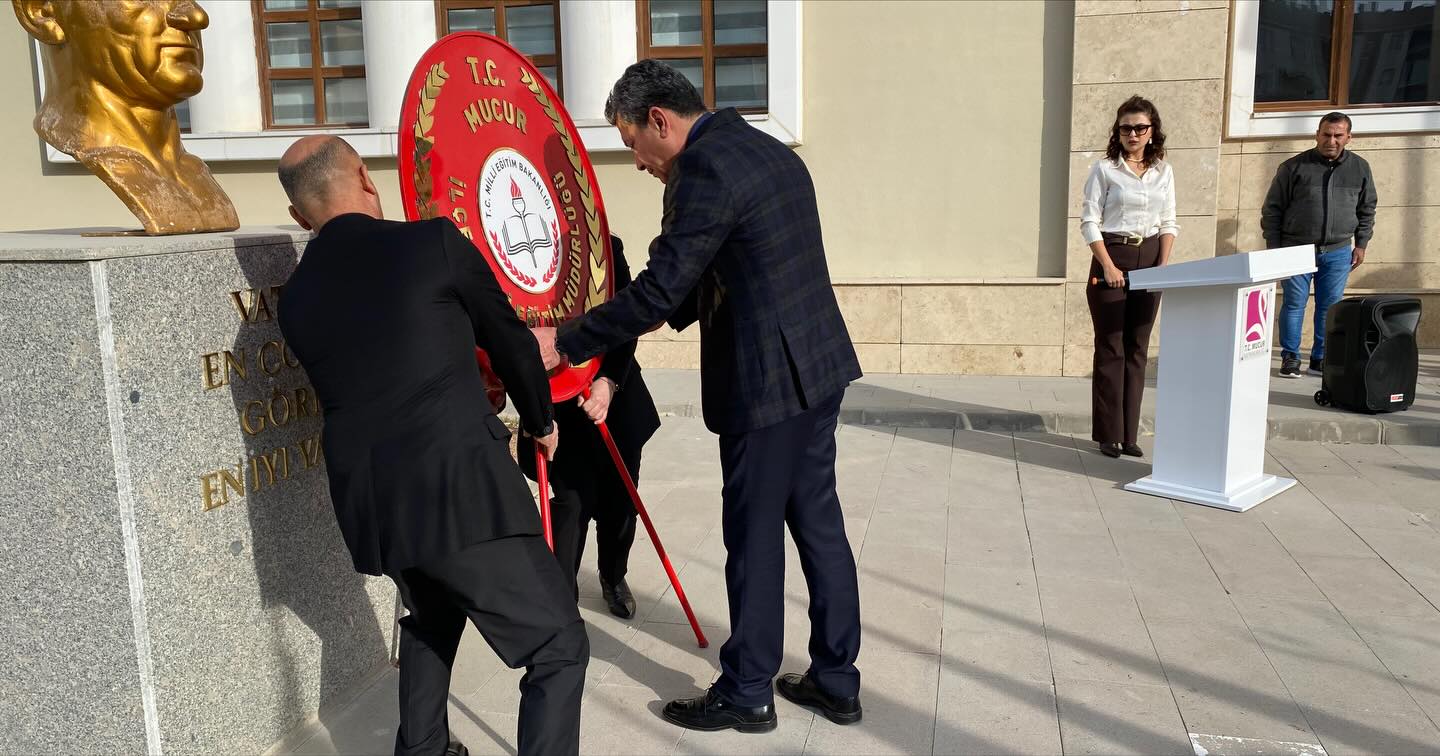 586648598 17886739206392914 8315253259223684637 N