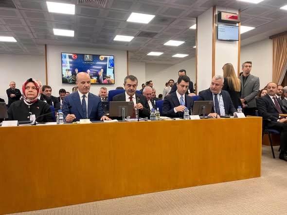 586683604 18304209580255336 7487469922473740136 N