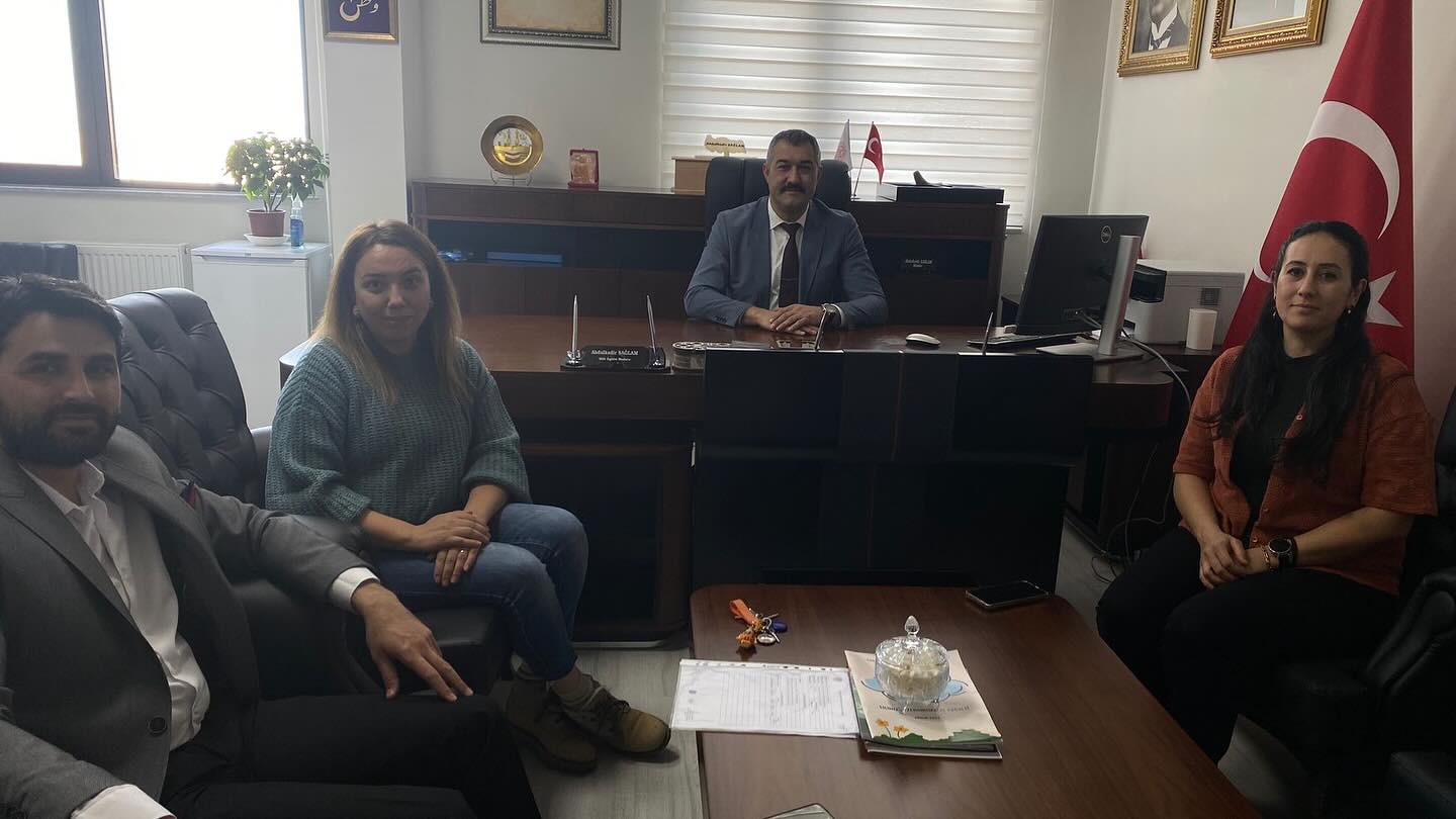 587288803 18065175458411931 3716562994885603441 N