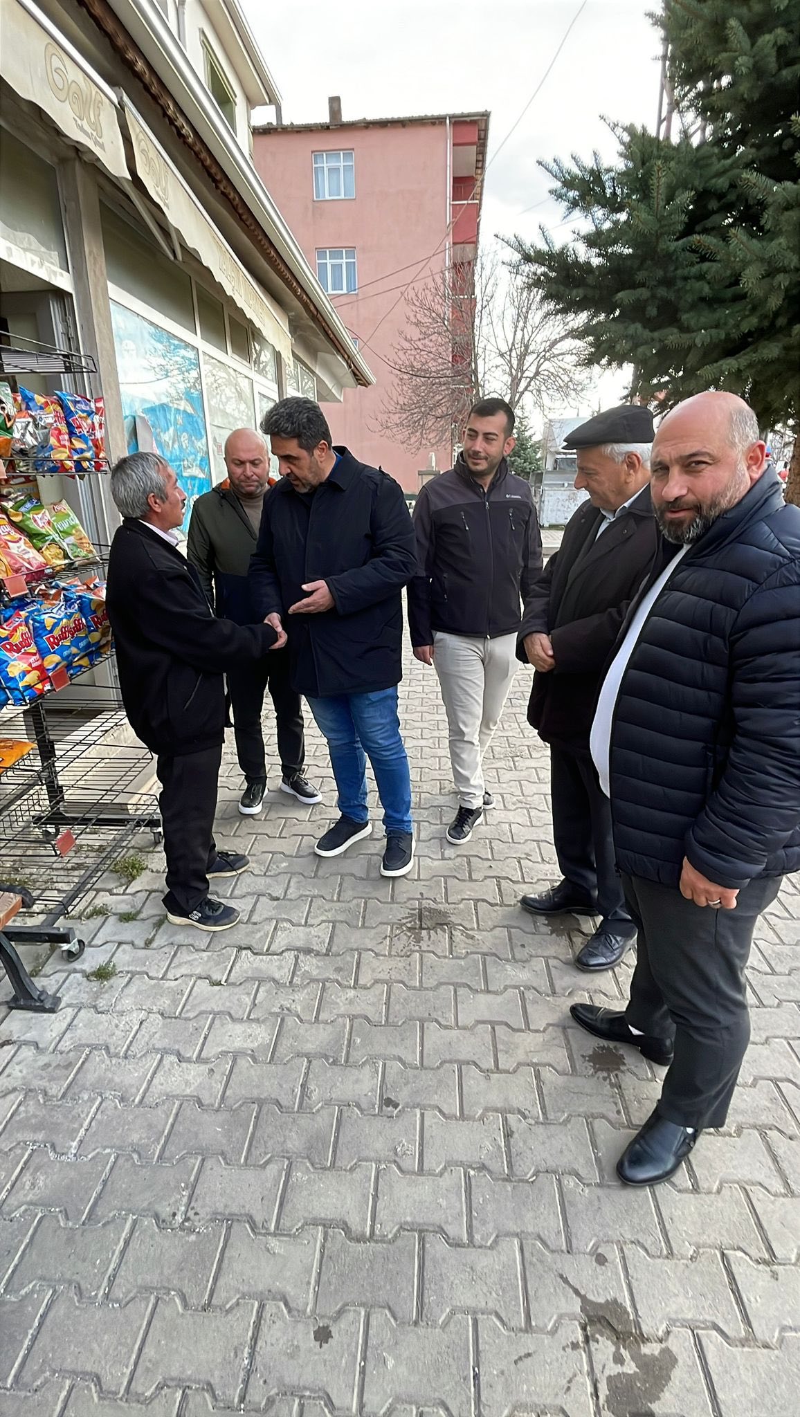 589815455 4032838743602171 3004726679607272049 N