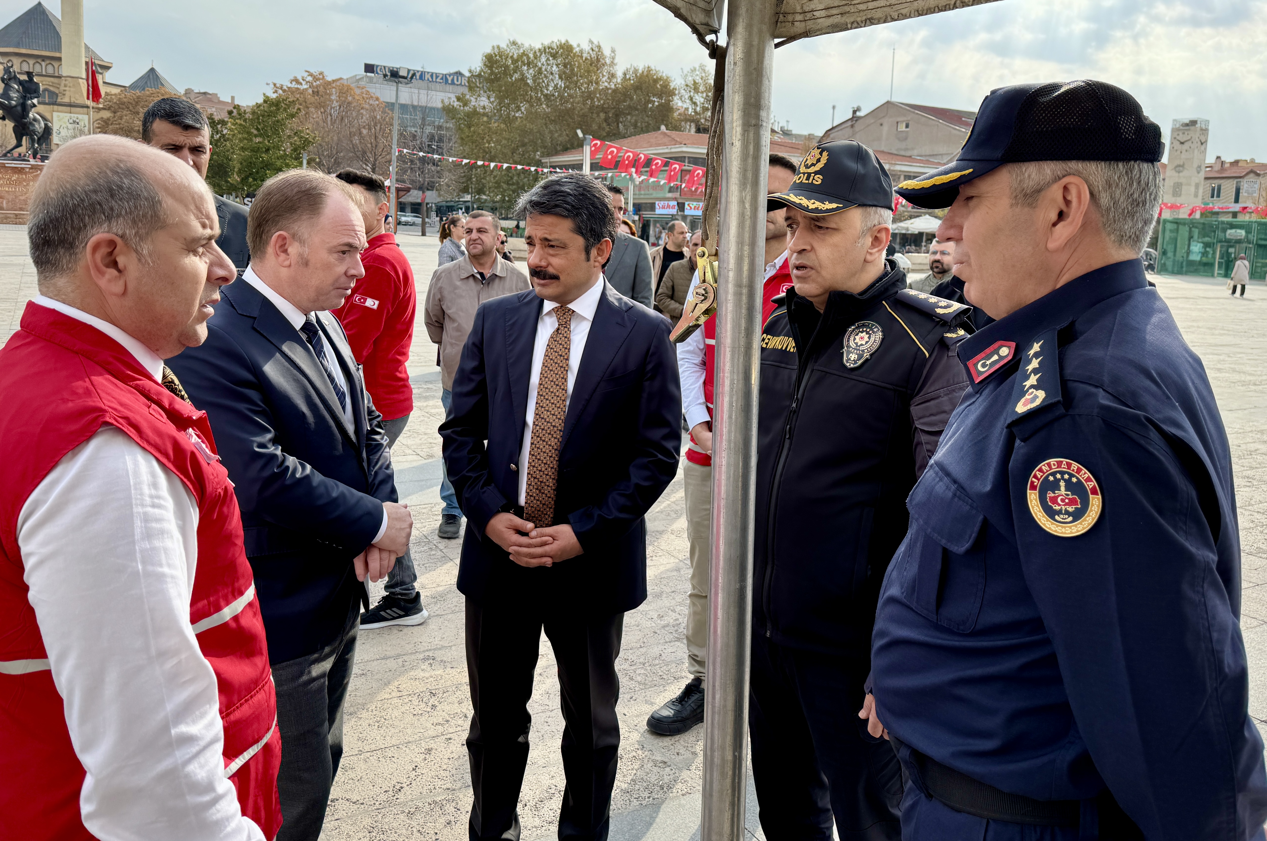 A A 20251107 39641575 39641569 K I R S E H I R D E C U M H U R I Y E T I N 102 Y I L I D O L A Y I S I Y L A B I R G U N D E 102 U N I T E K A N B A G I S L A N D I