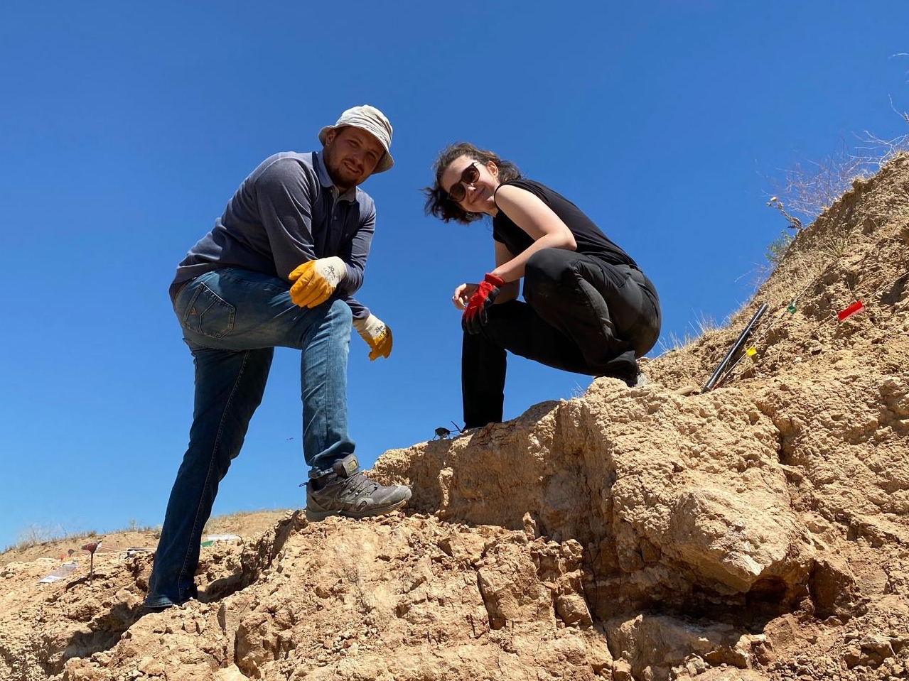 A A 20251112 39689339 39689338 T U R K A N T R O P O L O G L A R E T I Y O P Y A D A O R T A K K A Z I C A L I S M A L A R I Y A P A C A K