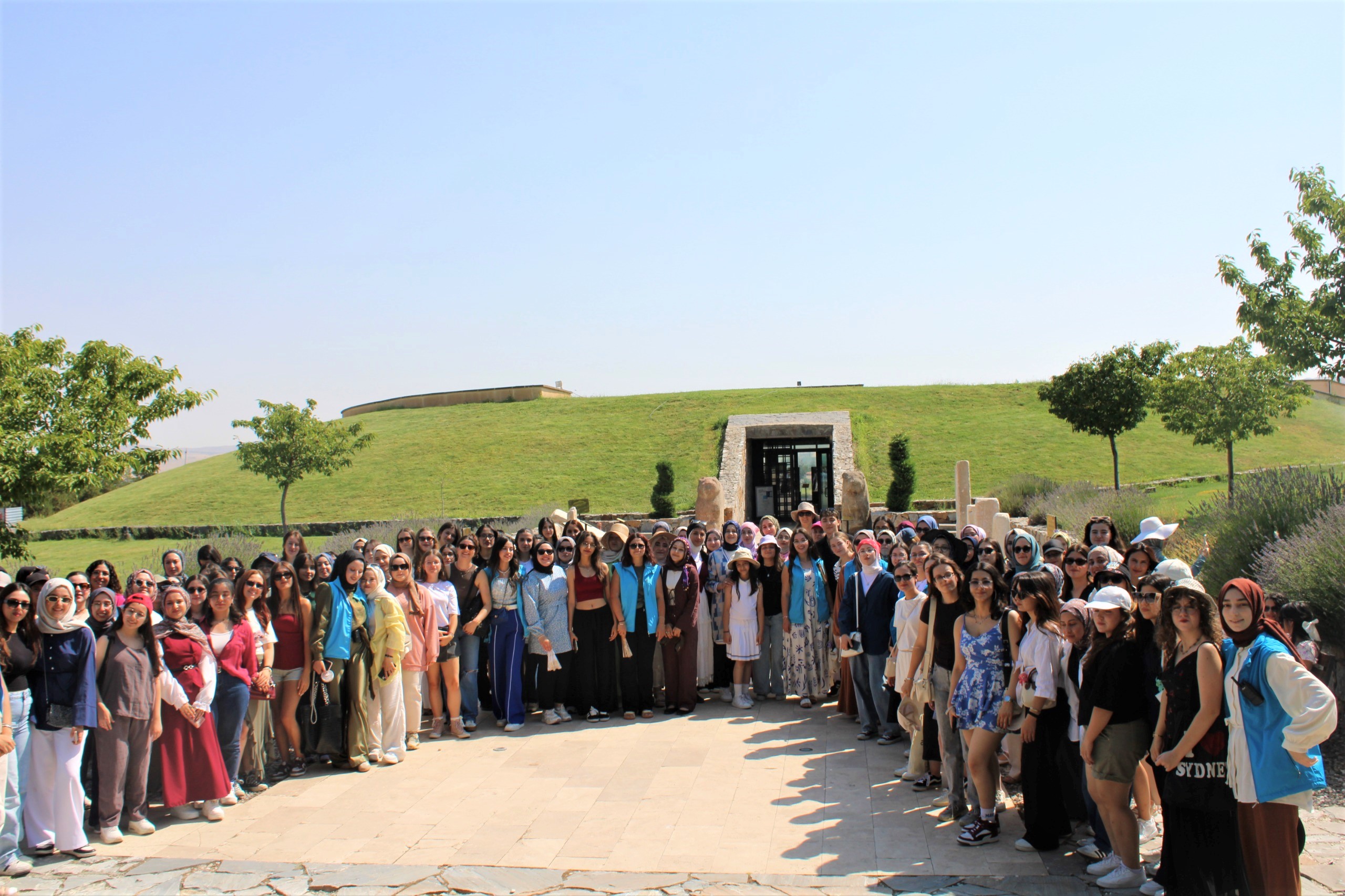 A A 20251121 39765980 39765975 A H I E V R A N G E N C L I K K A M P I B U Y I L 81 I L D E N 7 B I N G E N C I A G I R L A D I