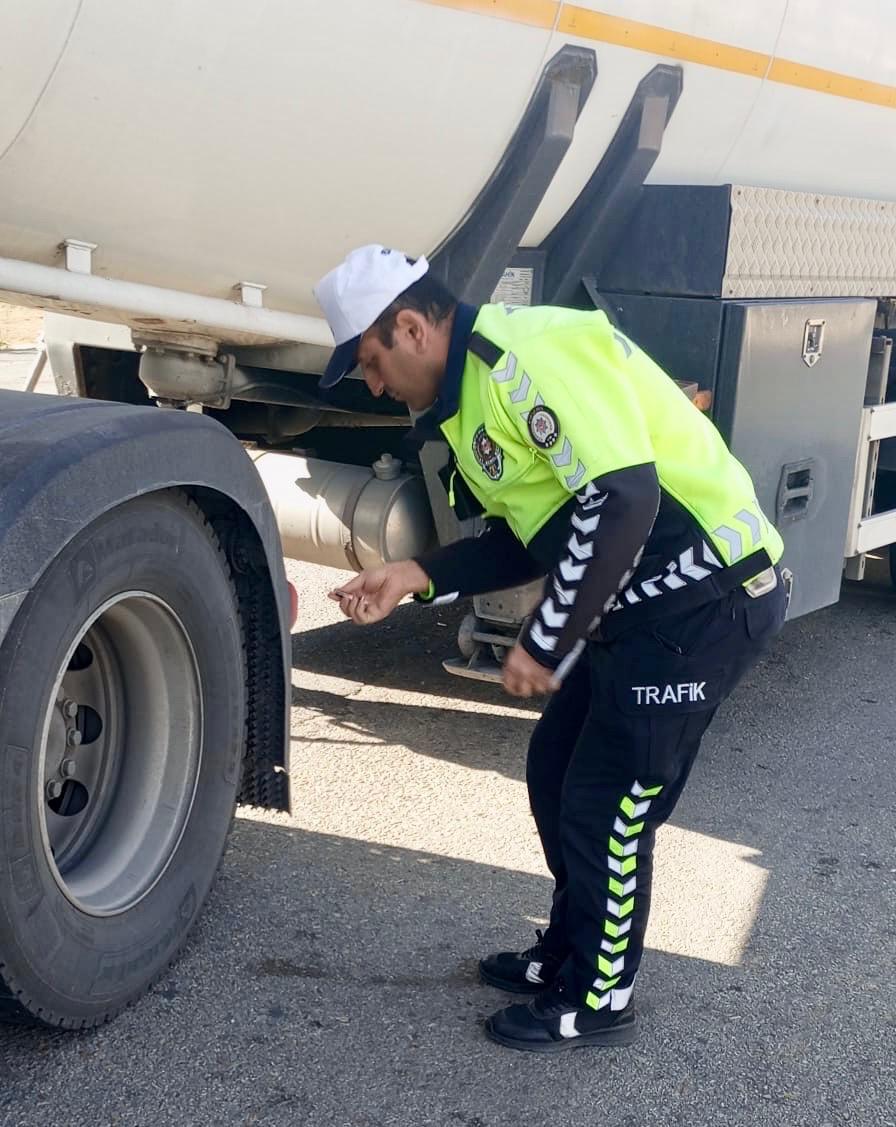 A A 20251121 39768224 39768223 K I R S E H I R D E Z O R U N L U K I S L A S T I G I D E N E T I M I Y A P I L D I