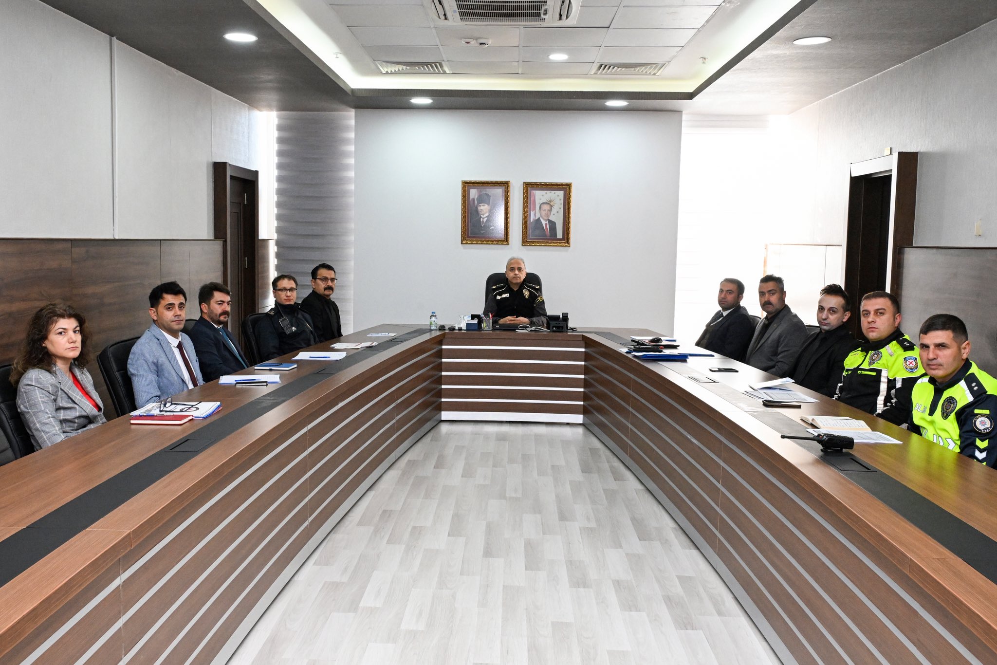 G404 I F K W4 A E Z9Rc