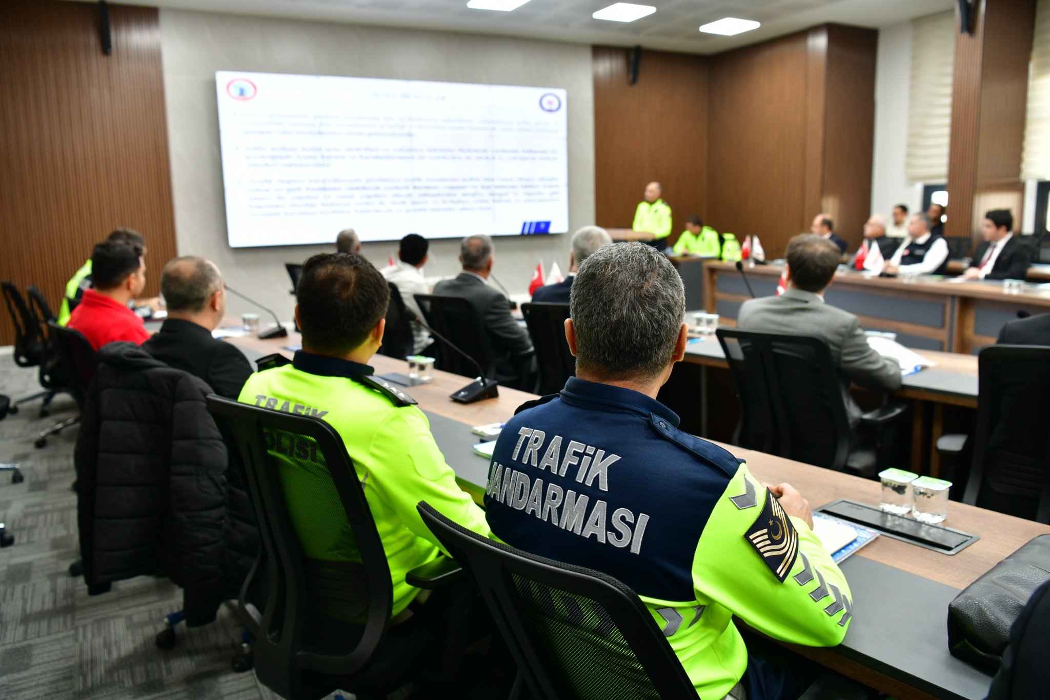 G6R S H1L W U A A8 A U