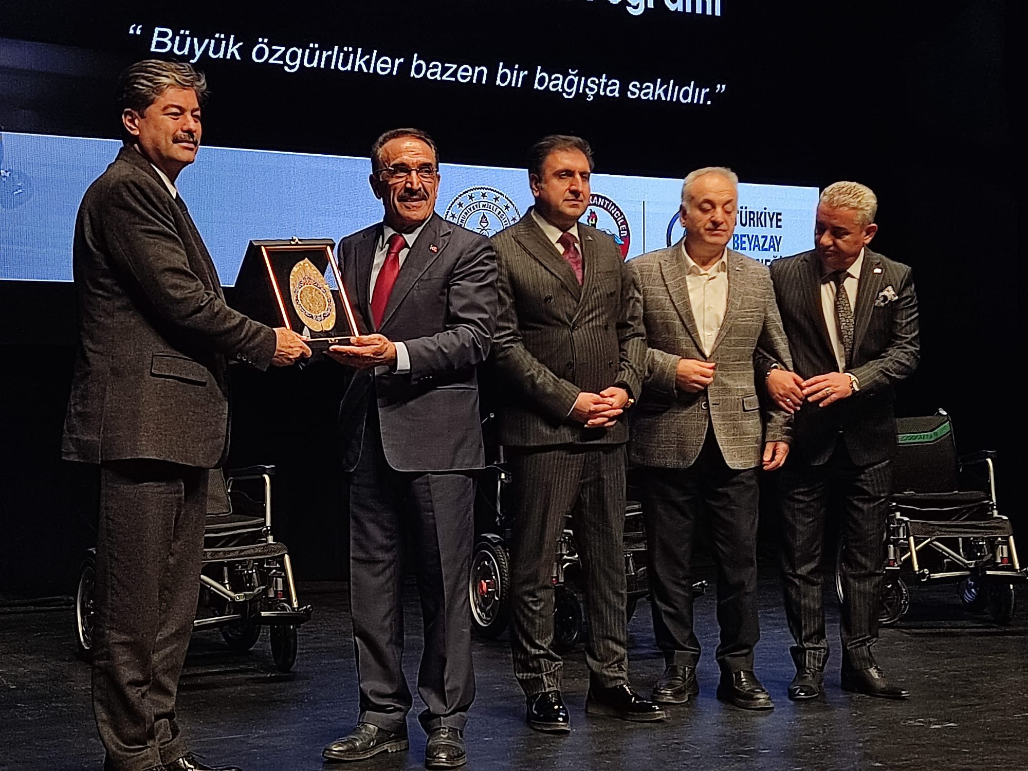 089Be069 D030 4Bee Abed 852962D7D824