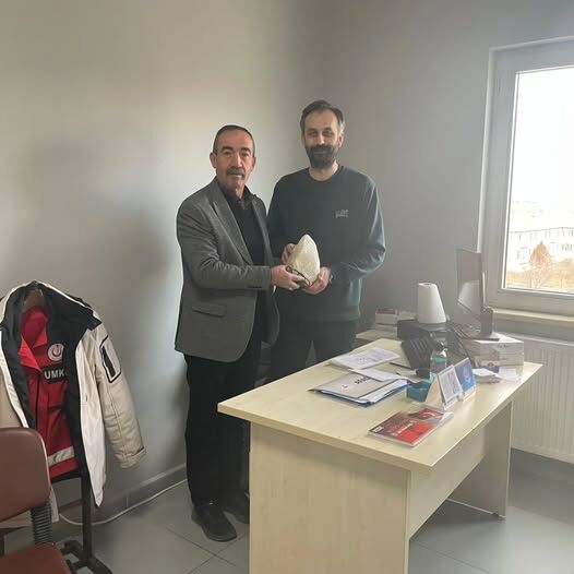 587043789 18417295756138805 8590328302931792622 N