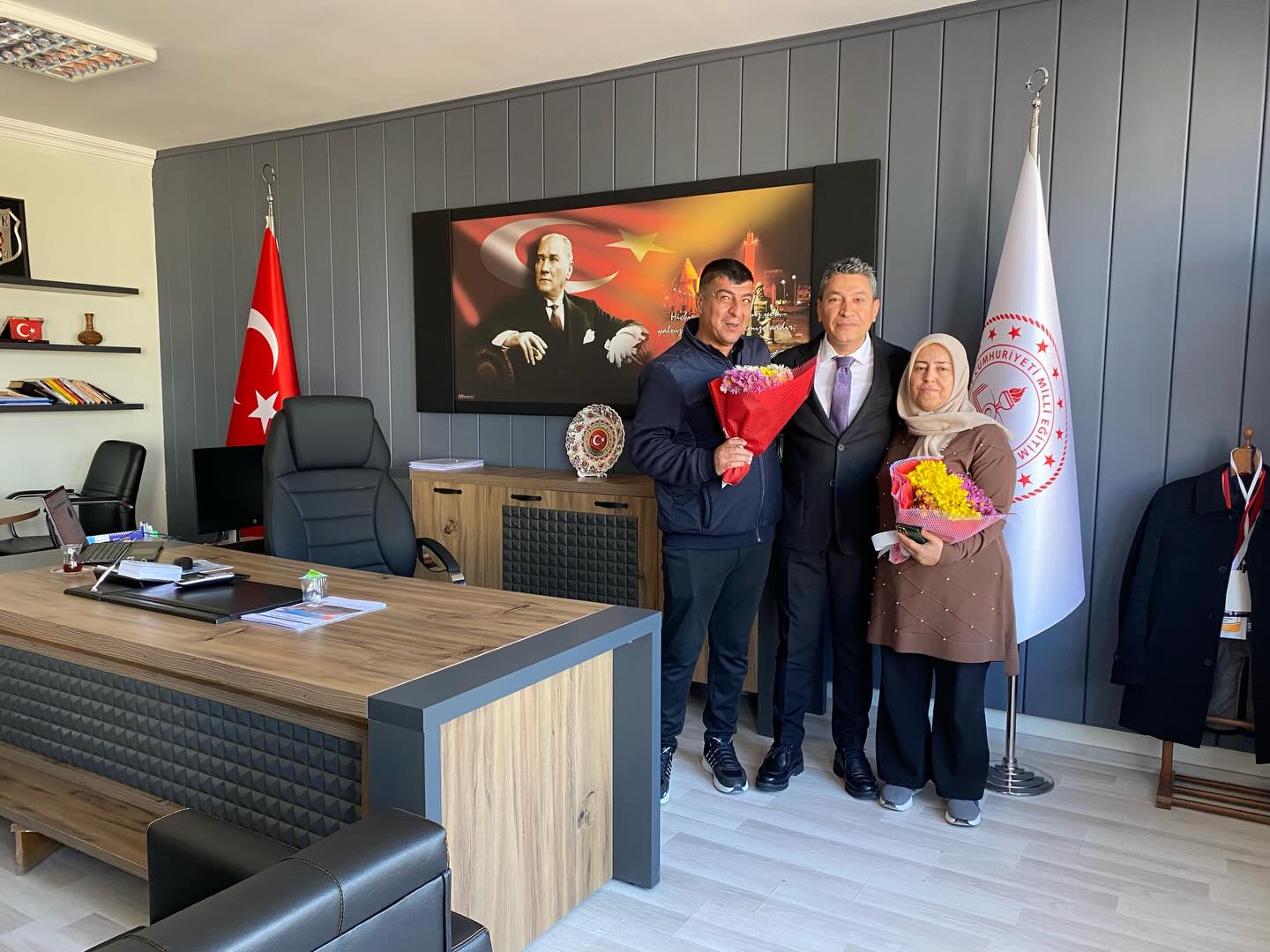 587526678 17887767018392914 3152586510735061325 N-1