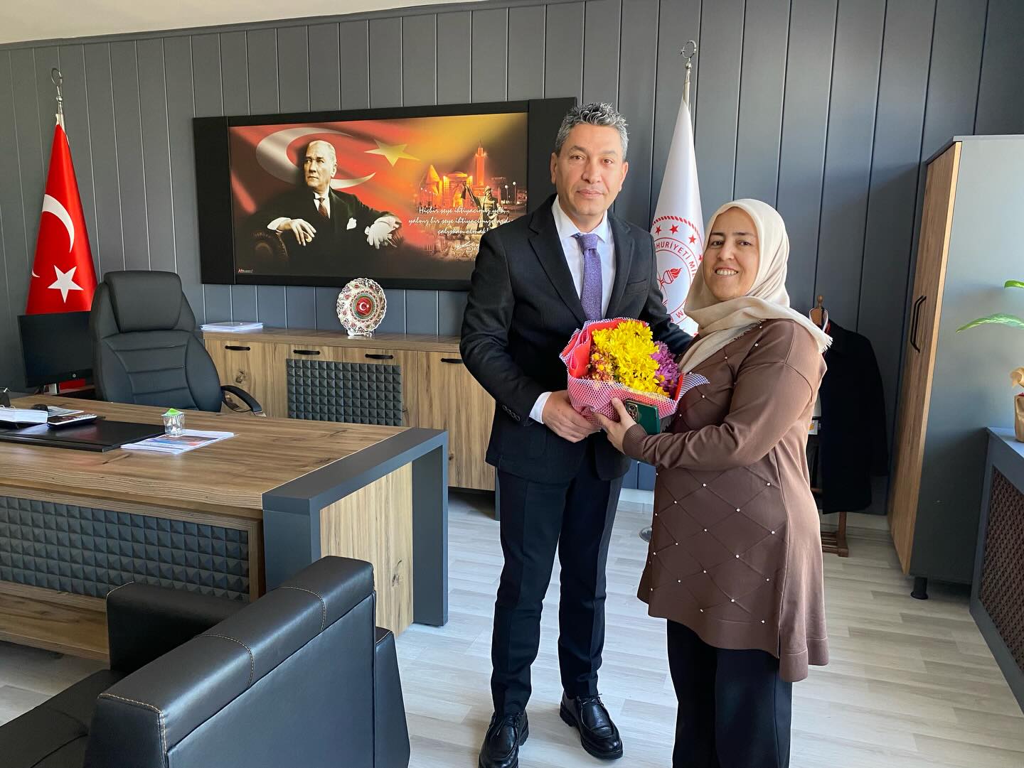 588017582 17887767030392914 3528268176194867288 N