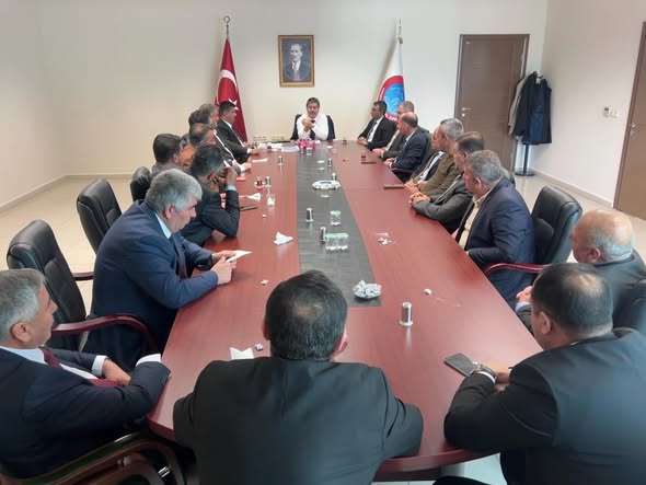 588642346 18306840880255336 4782861263397812550 N