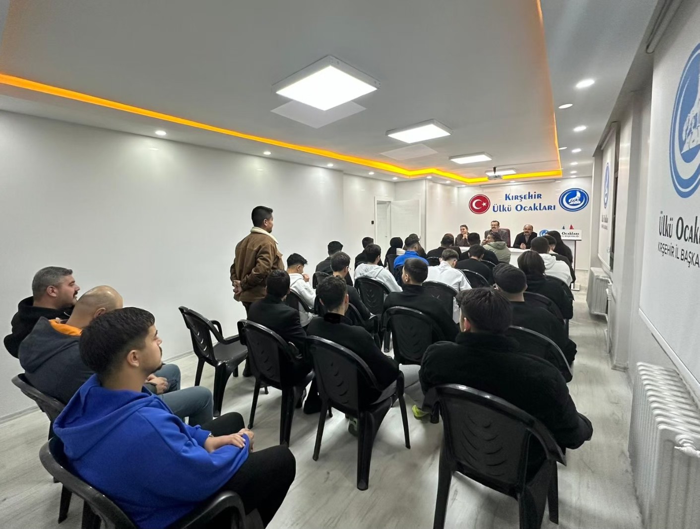 597818703 2747708662248935 7141624322754018588 N