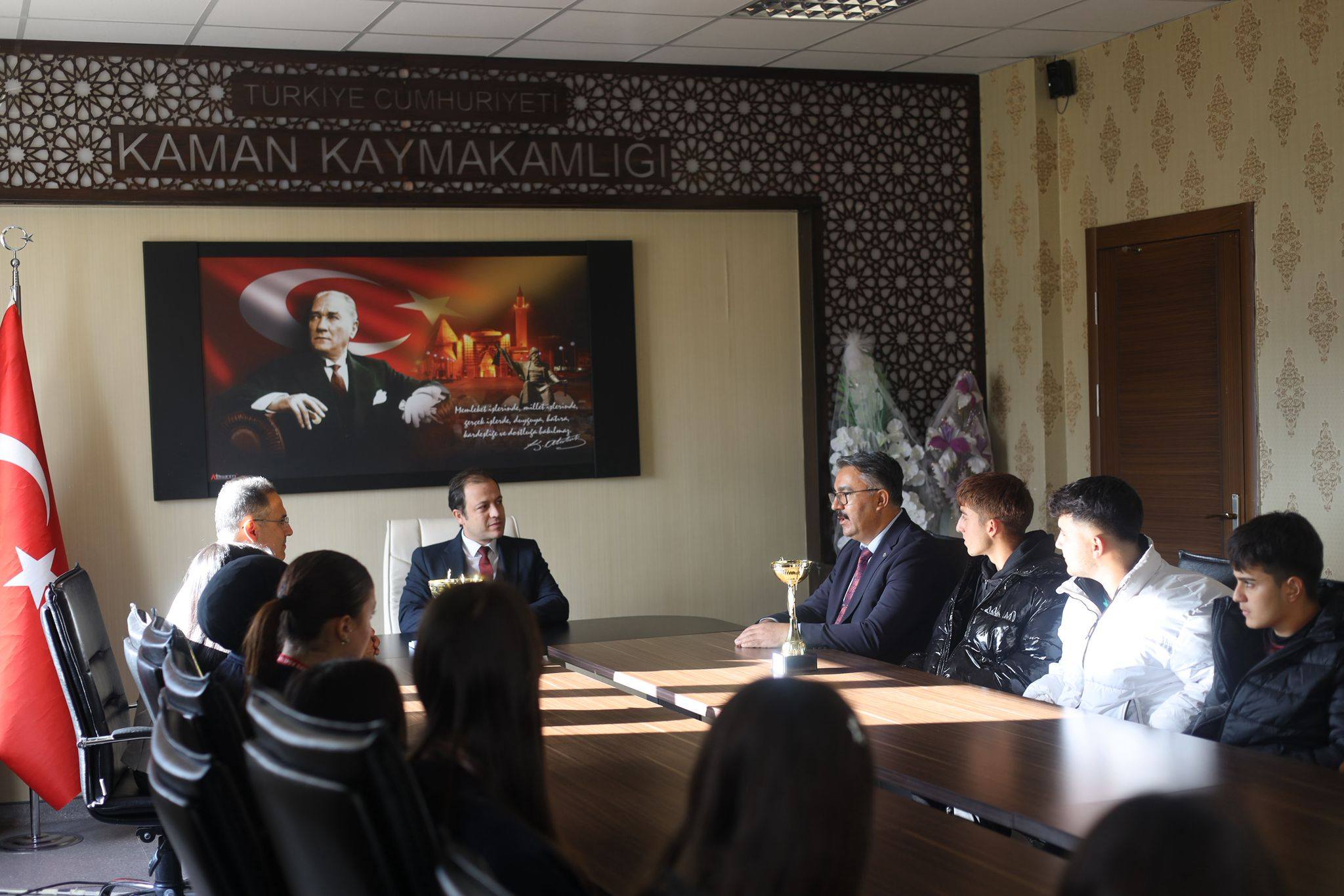 597890960 1181323884184931 8745728399935203587 N