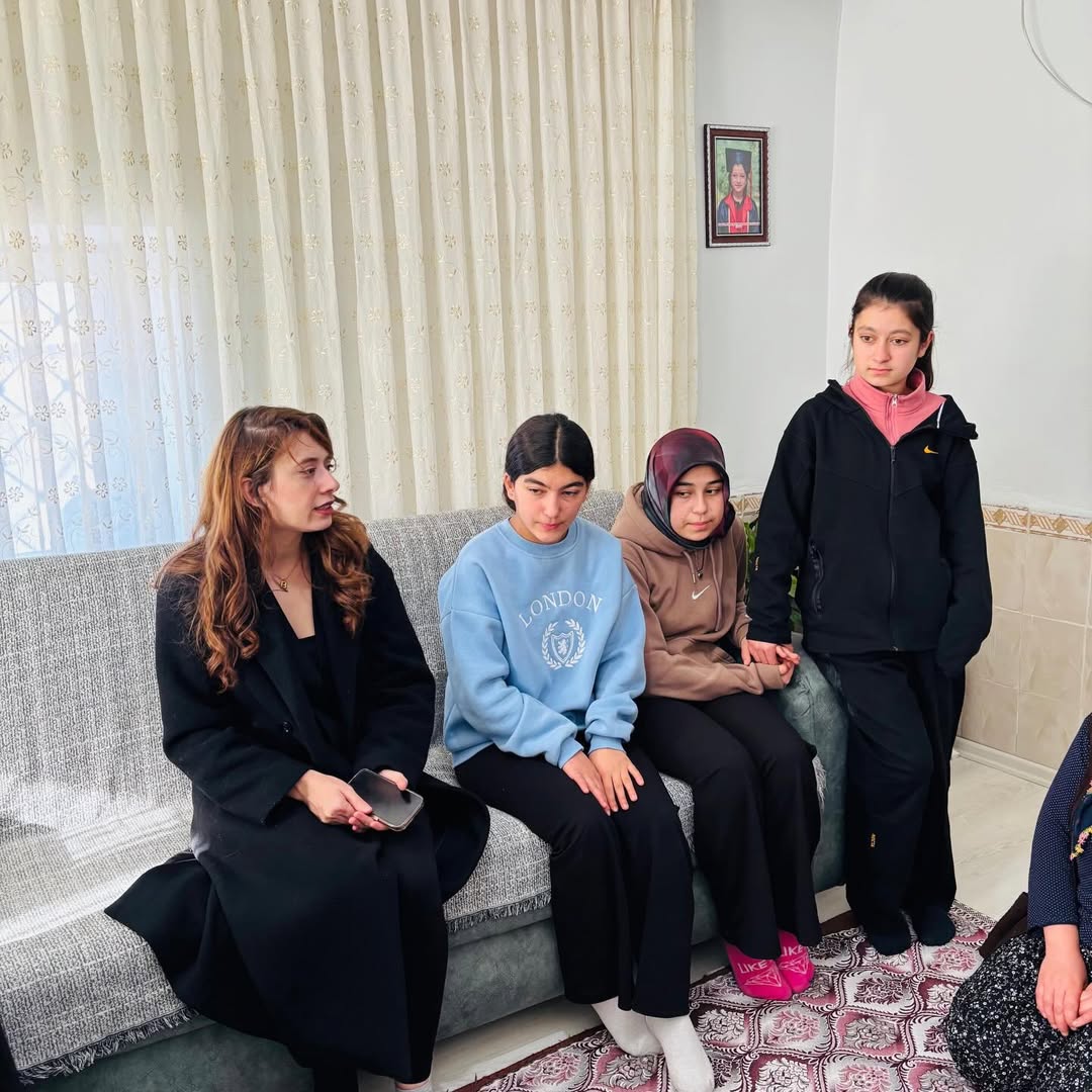 Güçlü Kızlar Aydınlık Yarınlar Mucur Toplum Sağlığı Merkezi Sorumlu Hekimi Ve Değerli Sağlık Eki (2)