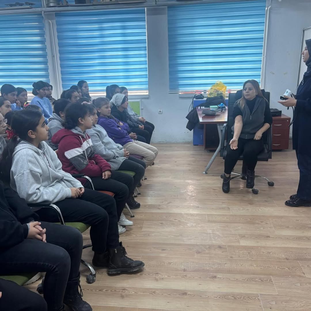 Güçlü Kızlar Aydınlık Yarınlar Mucur Toplum Sağlığı Merkezi Sorumlu Hekimi Ve Değerli Sağlık Eki (3)