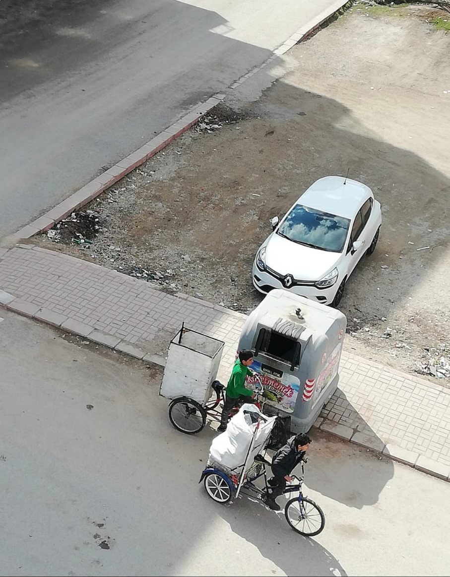 1B3E98Cf 1F06 47Fe 9Dc1 257F6D1156B7