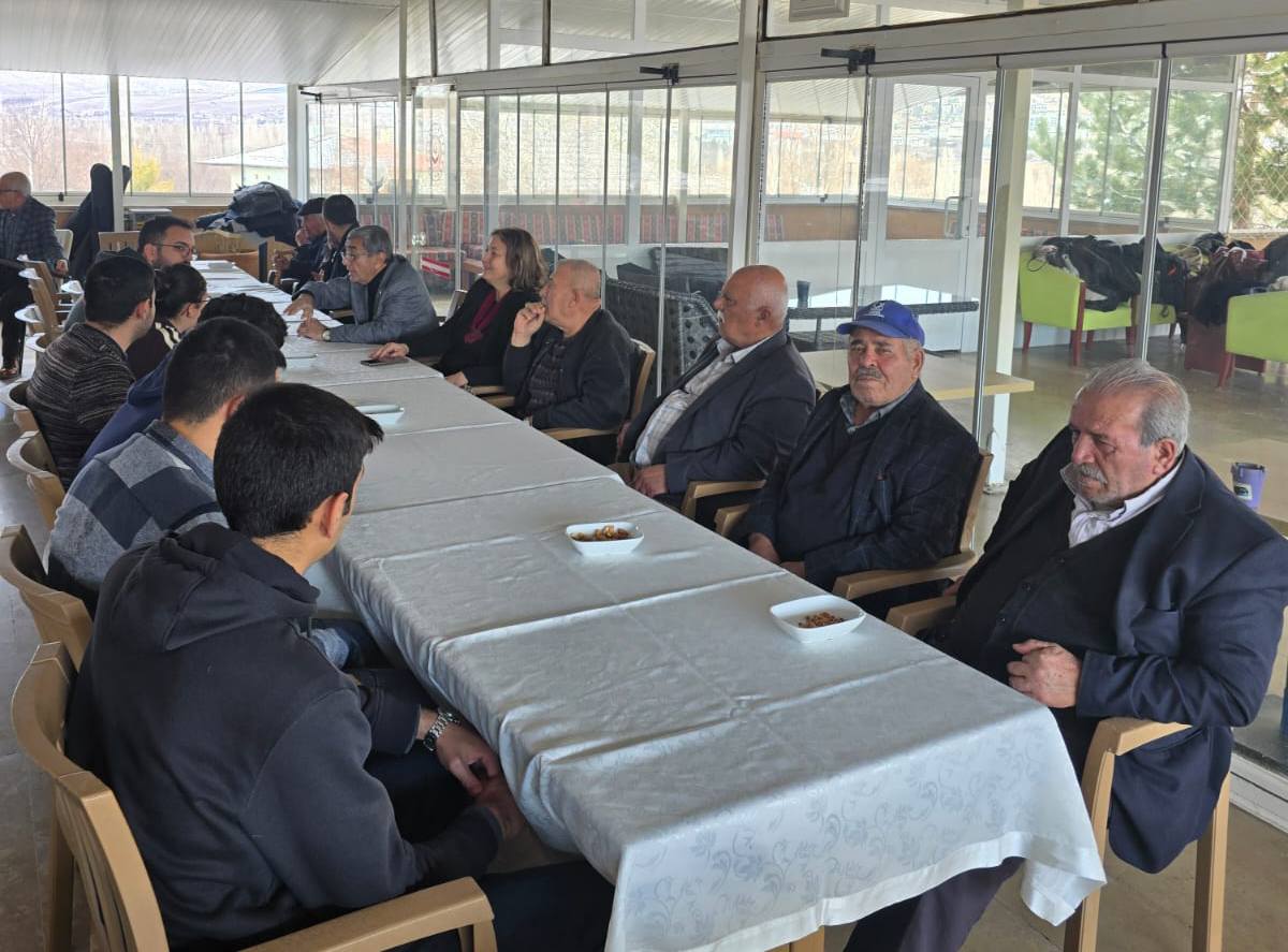 610881373 4096456470571790 4062137640858139412 N