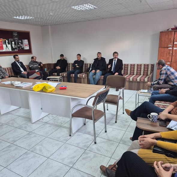 612134680 10213557392526880 2256189701475953680 N