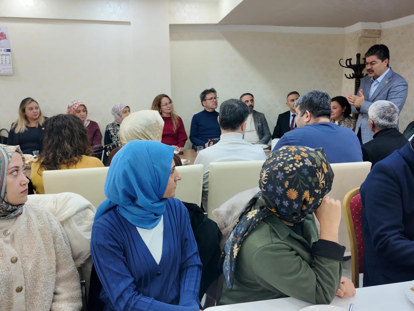 612254890 18310257478255336 8968356516512787253 N