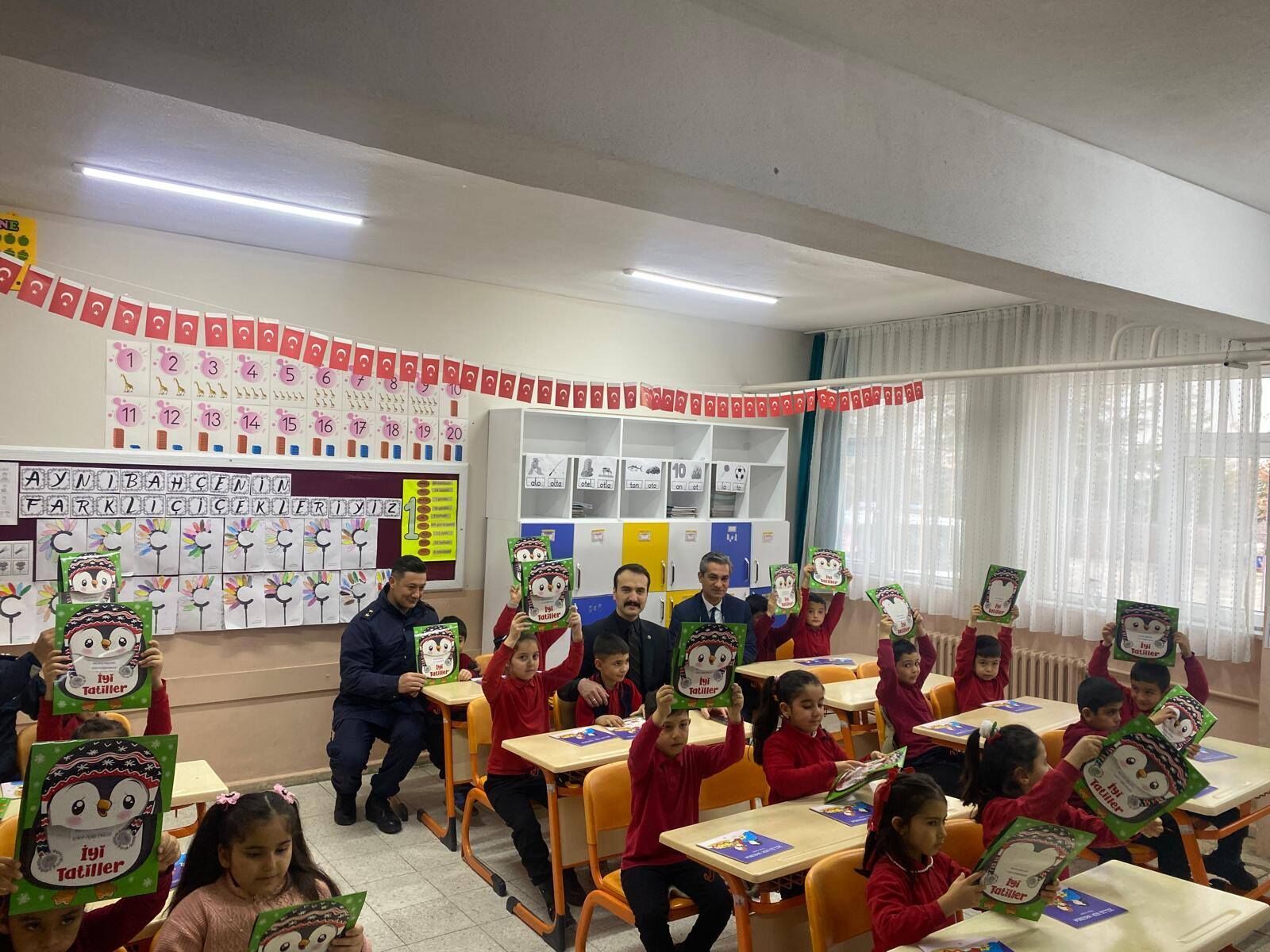 Erdoğan, öğrencilerin karne sevincine ortak oldu