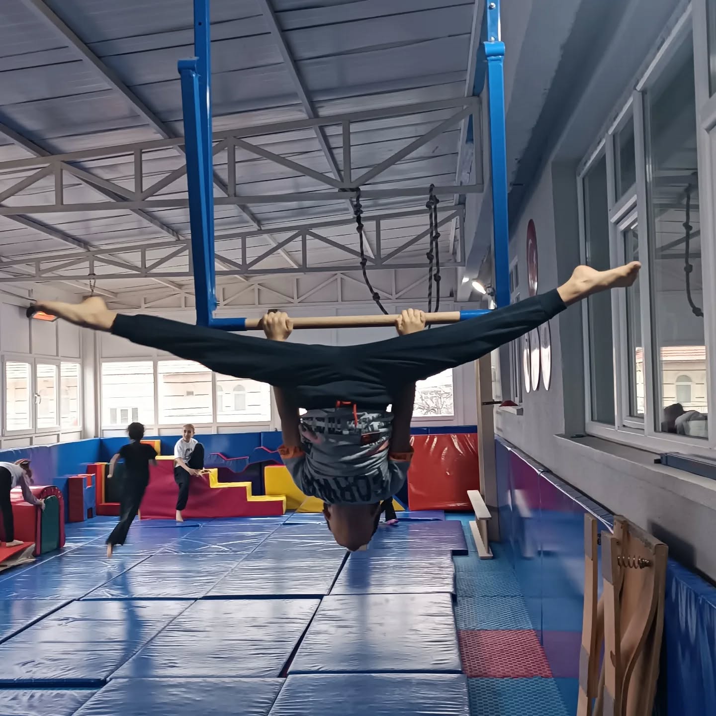 627394999 18345564577231791 4937095327476966929 N