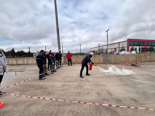 632365665 18328140250219328 3445645741981813865 N