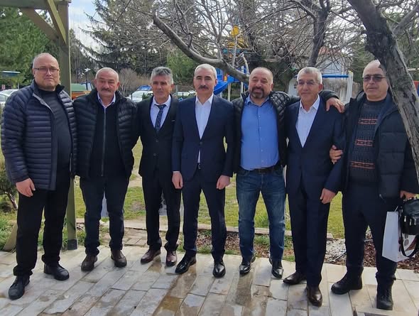 634908857 17974903014004141 2103802488825853673 N