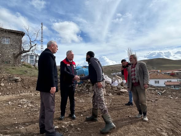 636744259 915013701003394 783065843002513648 N